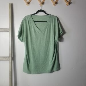 WOMEN'S V-NECK GREEN WITH WHITE BLOUSE SIZE 2XL